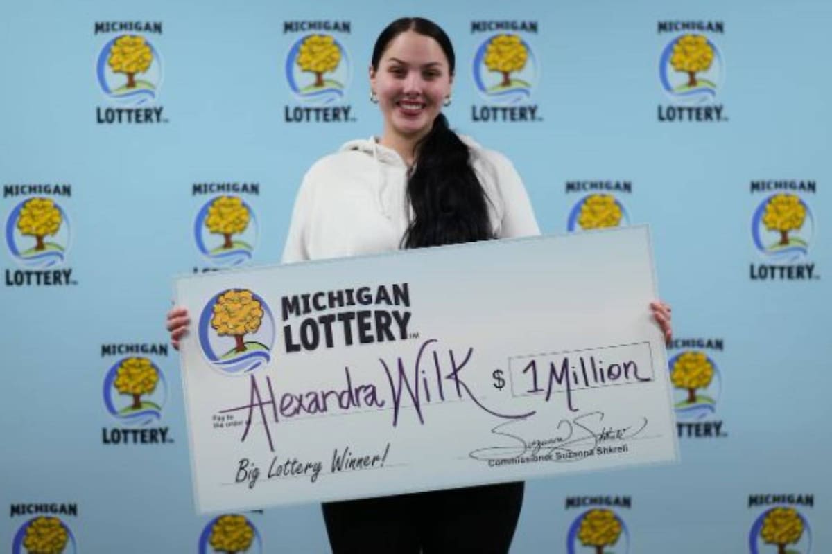 Alexandra Wilk ganó US$ 1 millón en el juego Instant Jackpot de la Lotería de Michigan.