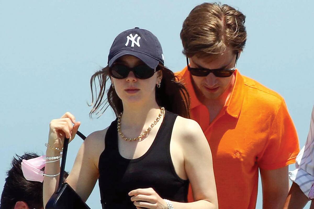 Alexandra y Ben-Sylvester tienen sangre alemana y se criaron en el Principado de Mónaco. La familia de Strautmann hizo su fortuna produciendo máquinas agrícolas en Bad Laer, una ciudad ubicada en la Baja Sajonia, la misma región de donde es el príncipe Ernst de Hannover.