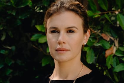 Alexandra Zarini, de 35 años y nieta de Aldo Gucci presentó una demanda en el Tribunal Superior de California en Los Ángeles