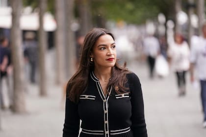 Alexandria Ocasio-Cortez no descartó desafiar en primarias al senador Chuck Schumer (75 años) por su banca de Nueva York de cara a 2028