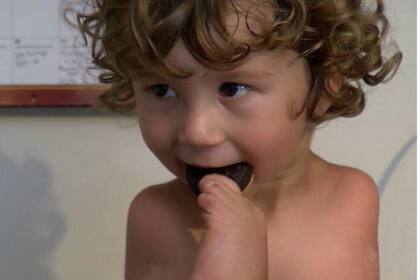 Alexis Bancroft postéo un acto de discriminación contra su hijo