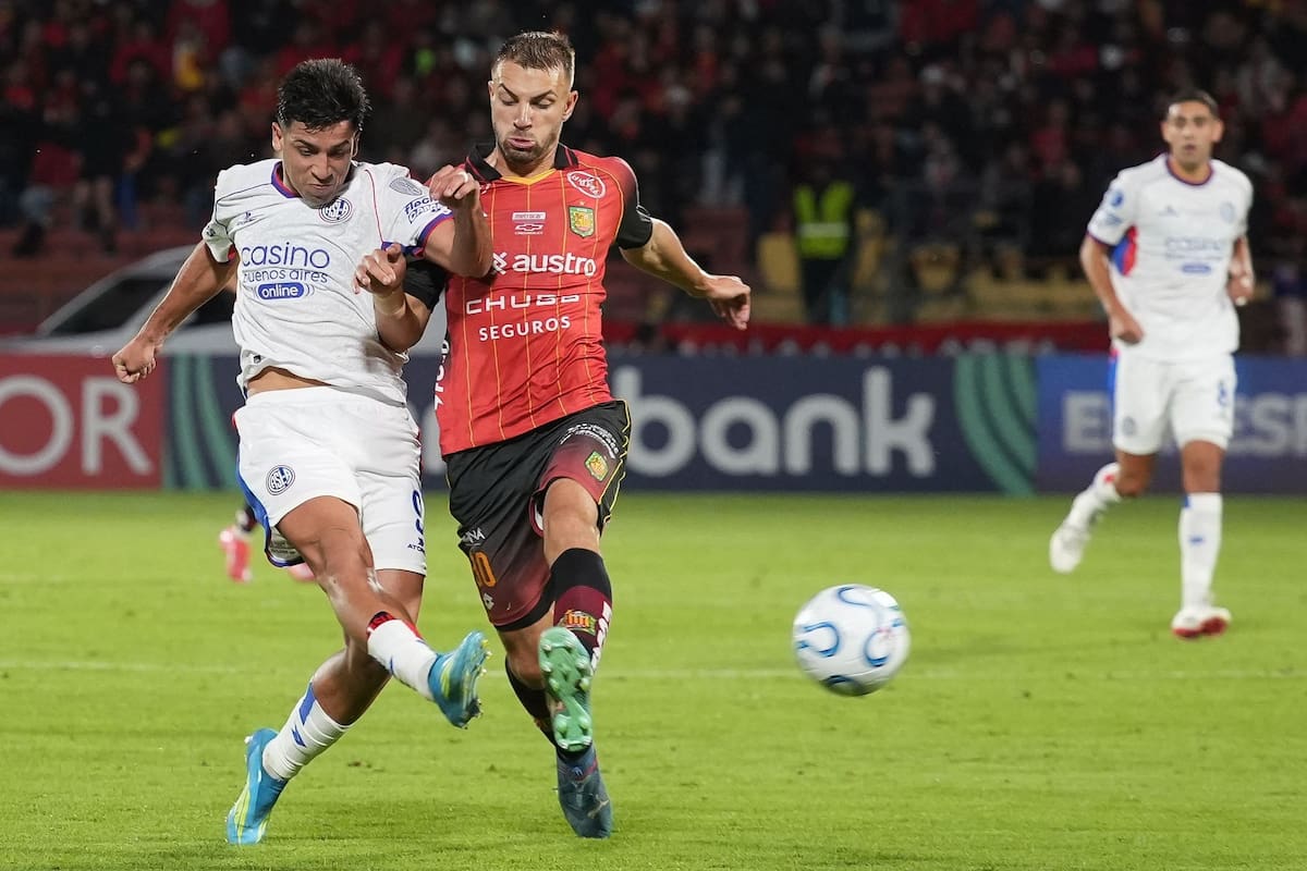 Alexis Cuello tuvo situaciones muy claras en el primer tiempo y otras más en el complemento, pero falló y San Lorenzo lamentó sumar apenas un punto en la altura de Cuenca.