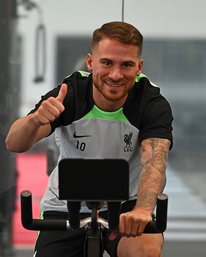 Alexis Mac Allister disfruta de ser campeón del mundo y de llevar la camiseta número 10 de Liverpool