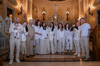 Alexis Mac Allister y Ailén Cova concretaron el sacramento junto a sus familiares y amigos íntimos