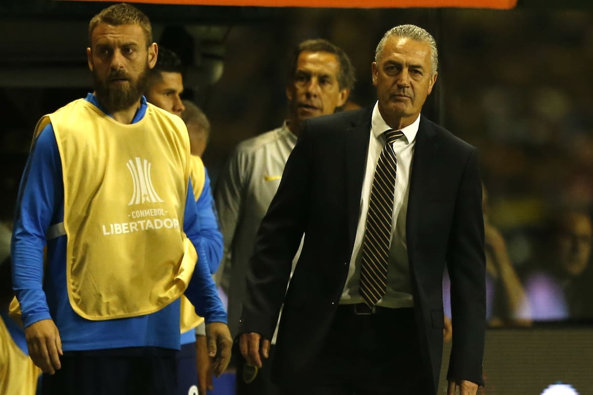 Alfaro, junto a De Rossi, que no ingresó