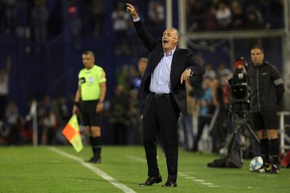 Alfaro se quejó del arbitraje de Loustau y volvió a referirse al papel del VAR en la eliminación de la Libertadores.