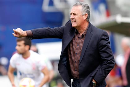 Alfaro Tecnico de Huracan.