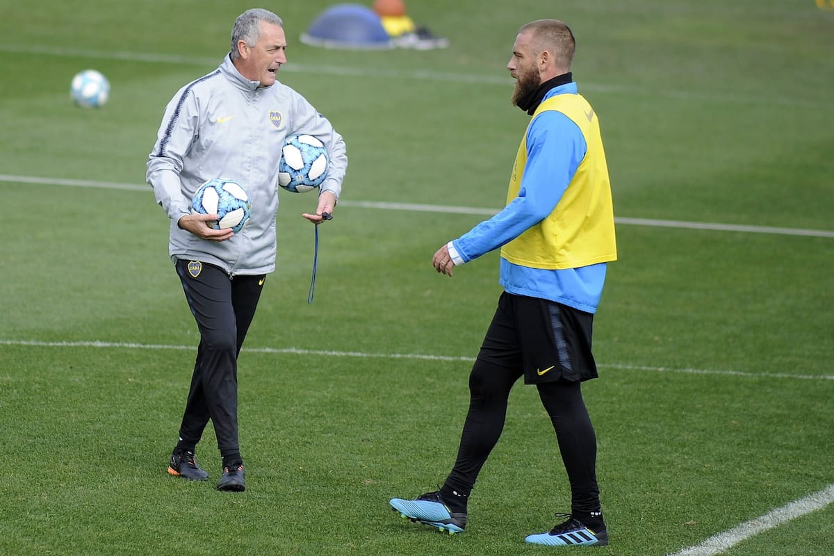 Alfaro ya decidió dónde ubicará a De Rossi dentro del esquema de su equipo