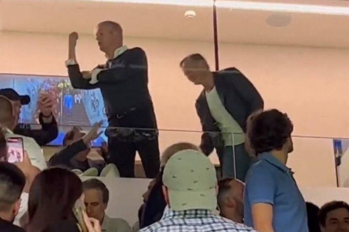 Alfie Haaland, el padre de Erling, hace gestos a los plateístas de Real Madrid