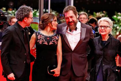Salma Hayek, Javier Bardem y Sally Potter, el equipo atrás de The Roads Not Taken
