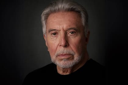 Alfonso Castillo retratado por su amigo Luis González Palma