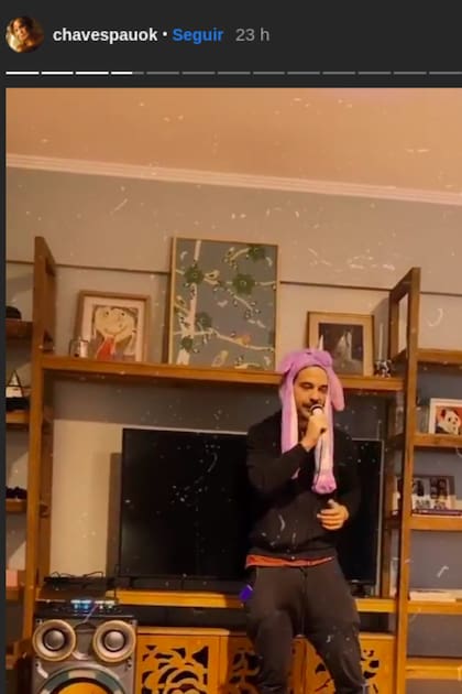 Alfonso muy divertido cantando karaoke