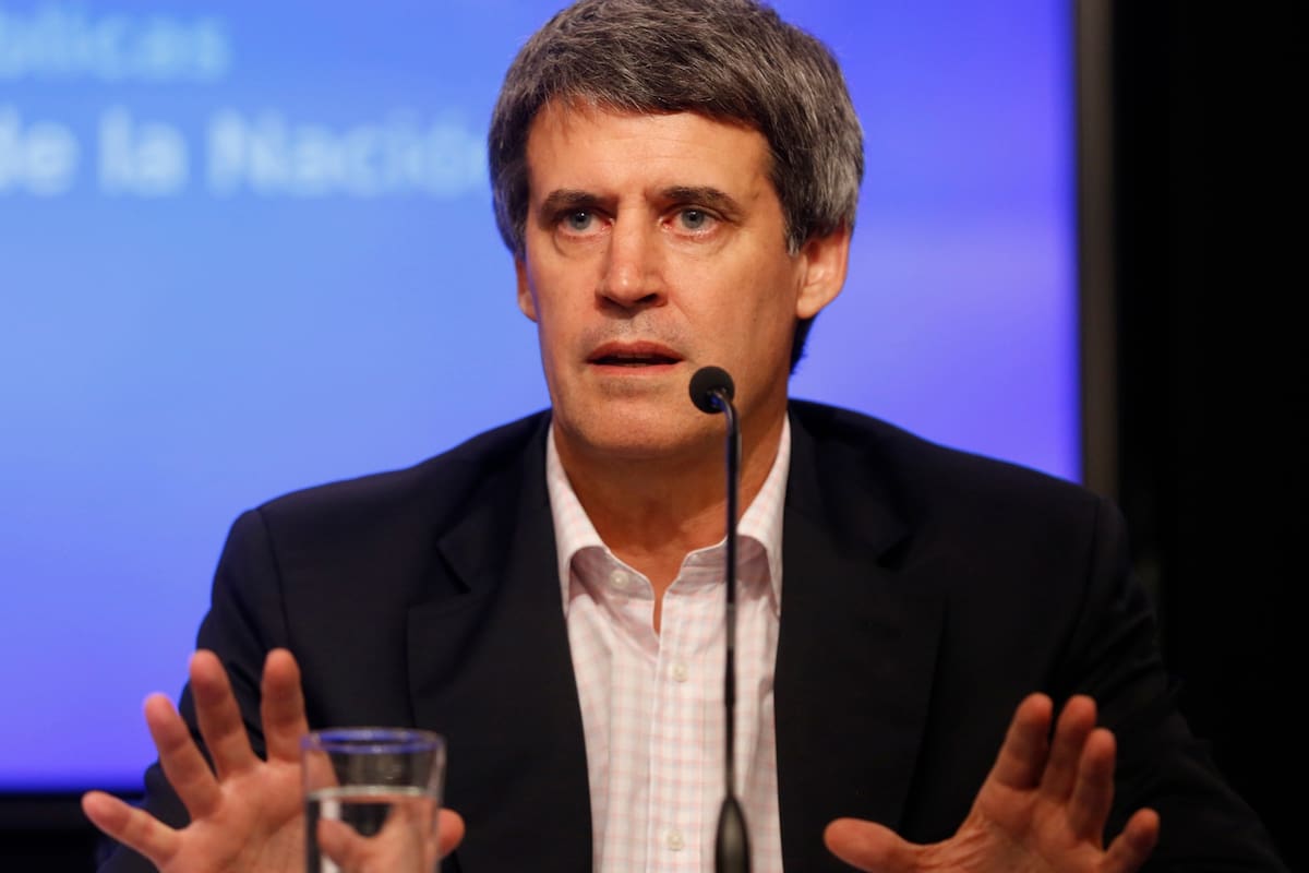 Alfonso Prat-Gay da su última conferencia de prensa como ministro de Hacienda y Finanzas