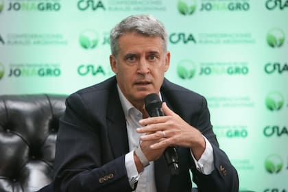 Alfonso Prat-Gay se refirió a las oportunidades del sector durante Jonagro que organizó Confederaciones Rurales Argentinas (CRA)
