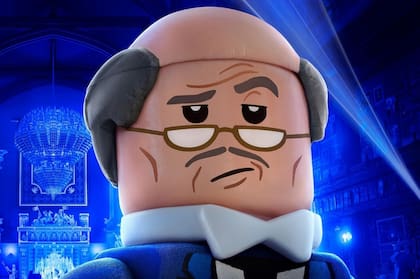 Fiennes fue la voz de la versión Lego del hábil mayordomo