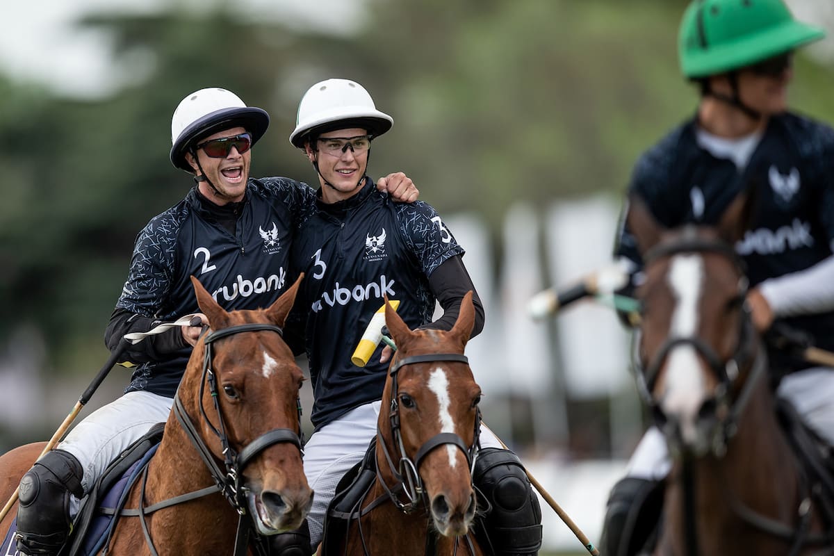 Alfredo Bigatti, Juan Martín Zubía y Juan Britos ganaron su trofeo más importante en la Argentina: la copa del Abierto de Jockey Club, el torneo que es antesala de la Triple Corona.