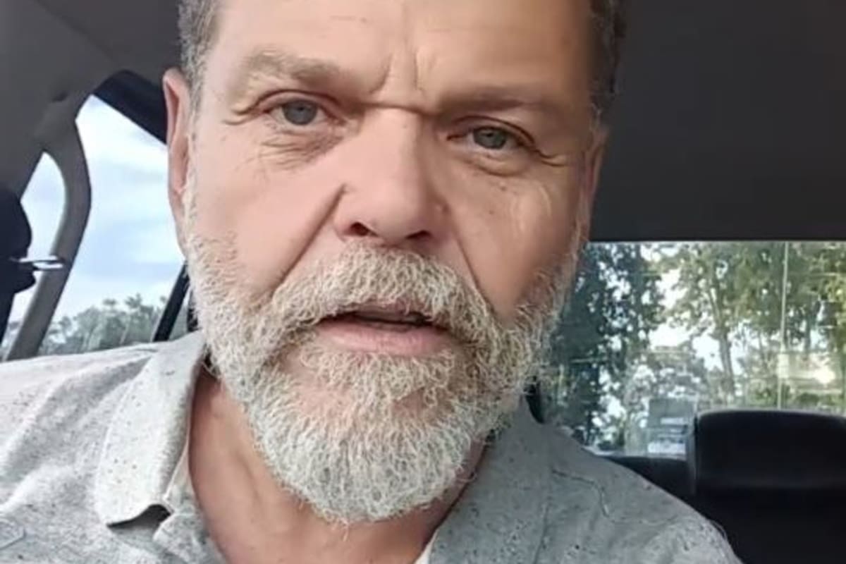 Alfredo Casero vuelve a un viejo amor: su programa Cha cha cha, pero esta vez lo hará sobre las tablas