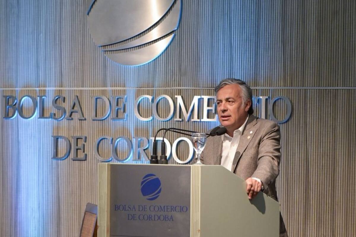 Alfredo Cornejo disertó ante empresarios en la Bolsa de Comercio de Córdoba
