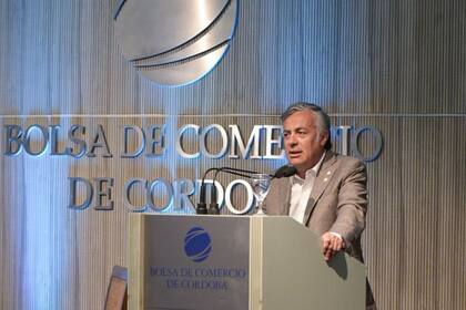 Alfredo Cornejo disertó ante empresarios en la Bolsa de Comercio de Córdoba