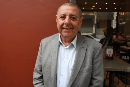 Alfredo de Angeli, al ingresar en la reunión de Pro