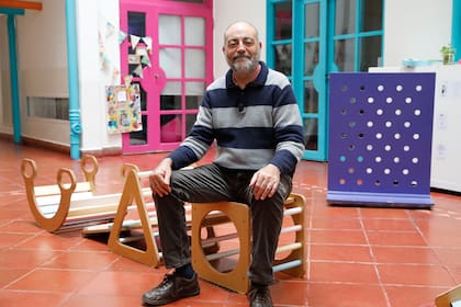 Alfredo Hoyuelos es un pedagogo español que difunde la filosofía reggiana en escuelas de todo el mundo