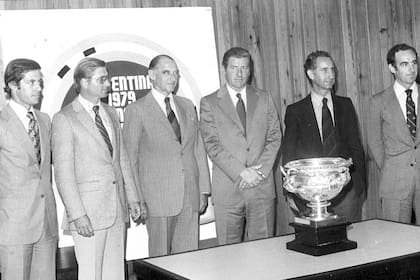 Gonzalo Tanoira, Alfredo Harriott, Juan Cavanagh, Juan Carlos Harriott (h.), Horacio Antonio Heguy y Alberto Pedro Heguy