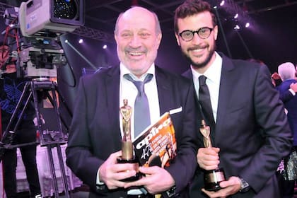 Alfredo y Diego Leuco, en los Mafrtín Fierro de 2017; este año los encontrará por separado en la grilla del canal informativo