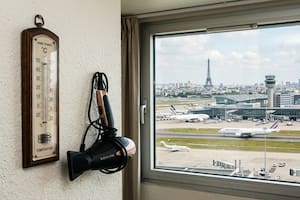 Alguien apostó en Polymarket que abril sería inusualmente caluroso en París; como no sucedió, usó un secador de pelo para calentar el termómetro testigo del aeropuerto de París