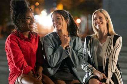 DeWanda Wise, Gina Rodriguez y Brittany Snow como el trío de inseparables amigas en Alguien extraordinario