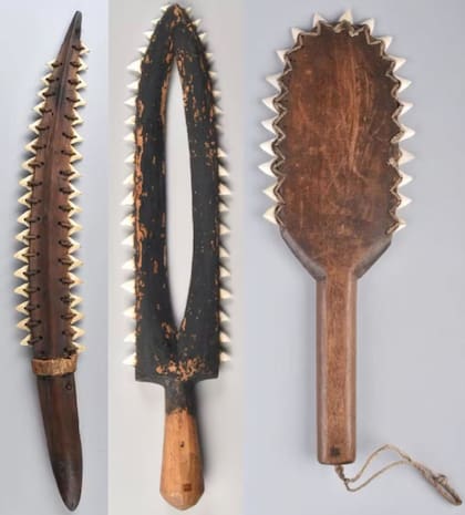 Algunas armas de combate hechas con dientes de tiburón en el Pacífico: un cuchillo de Kiribati y armas de Hawái
