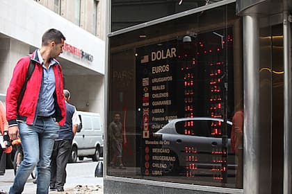 Algunas casas de cambio en la city porteña no muestran la cotización del dólar