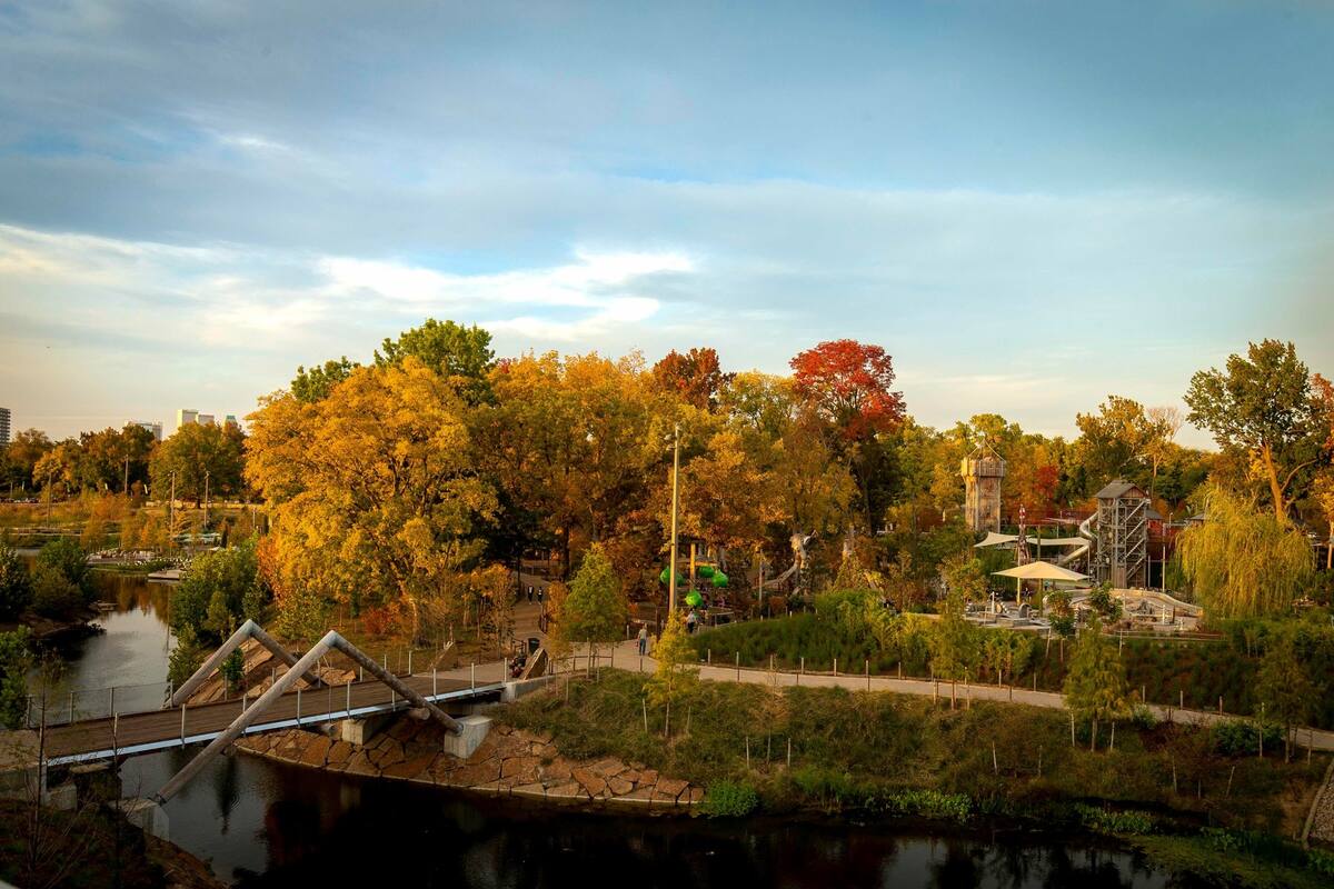 Algunas ciudades y estados de EE.UU. buscan atraer trabajadores remotos o recién graduados