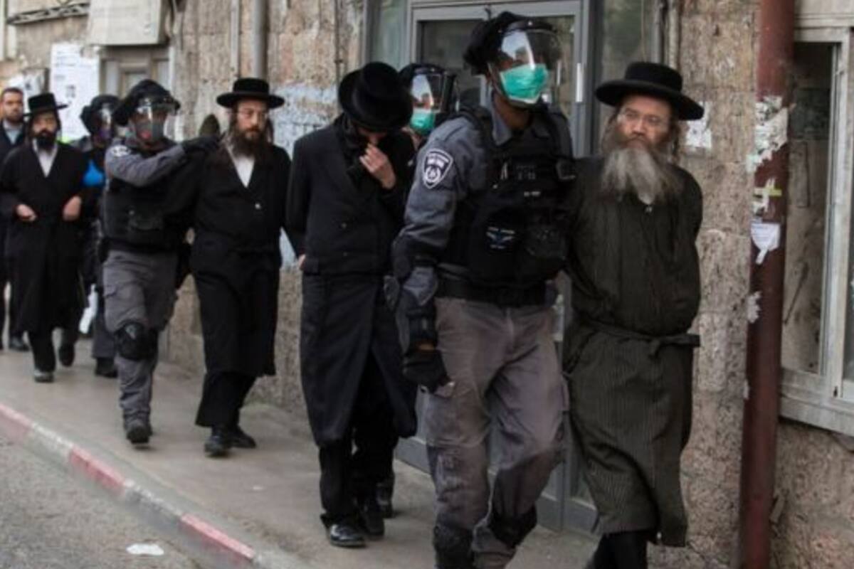 Algunas comunidades de ultraortodoxos se enfrentaron a la policía por las medidas restrictivas para combatir el coronavirus