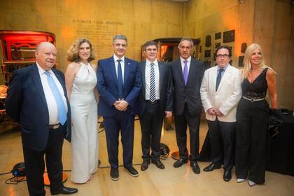 Algunas de las autoridades que asistieron al evento del ACA por sus 120 años