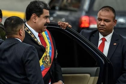 Algunas fuentes señalan que agentes cubanos conformaban el primer anillo de seguridad de Maduro y su esposa