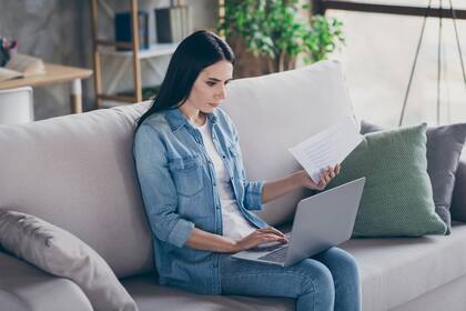 La Encuesta Nacional del Uso del Tiempo muestra que las mujeres pasan más tiempo ocupadas realizando tareas si se tiene en cuenta el trabajo remunerado y las actividades domésticas