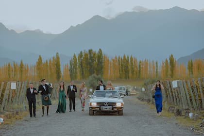 Algunas parejas de extranjeros eligen las atracciones naturales argentinas para sus casamientos