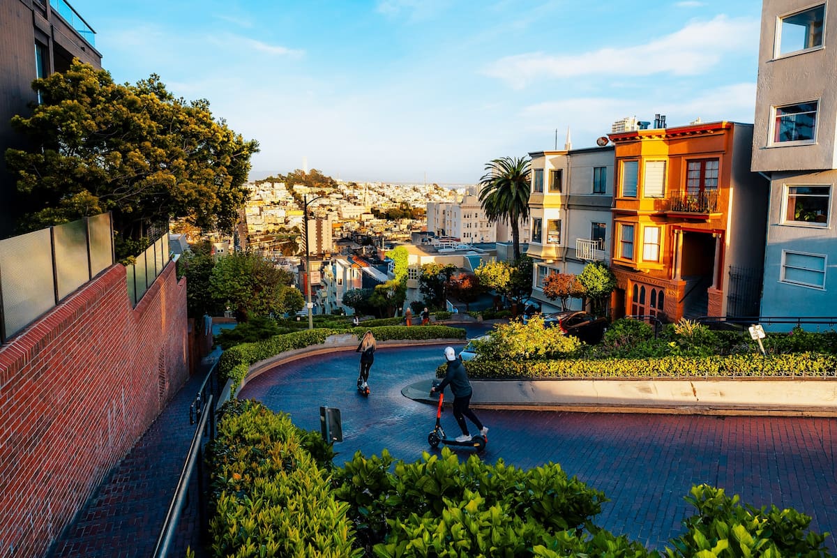 Algunas personas de altos ingresos deciden dejar California y buscar lugares con mejores condiciones para sus intereses empresariales