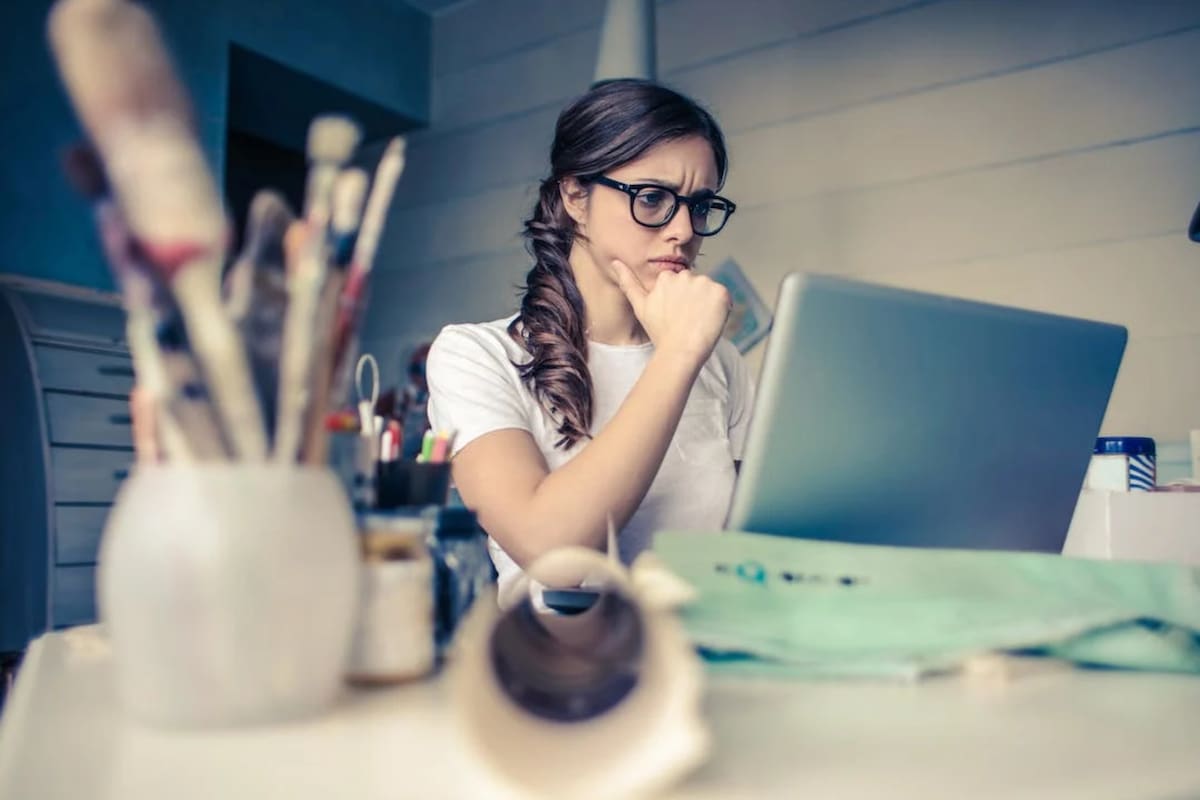 Algunas personas se cuestionan el motivo detrás de sus dificultades para mantenerse enfocados en una actividad (Foto Pexels)
