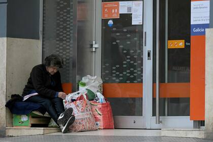 Algunas personas son estructuralmente pobres, y otras cruzan la línea por la tasa de inflación