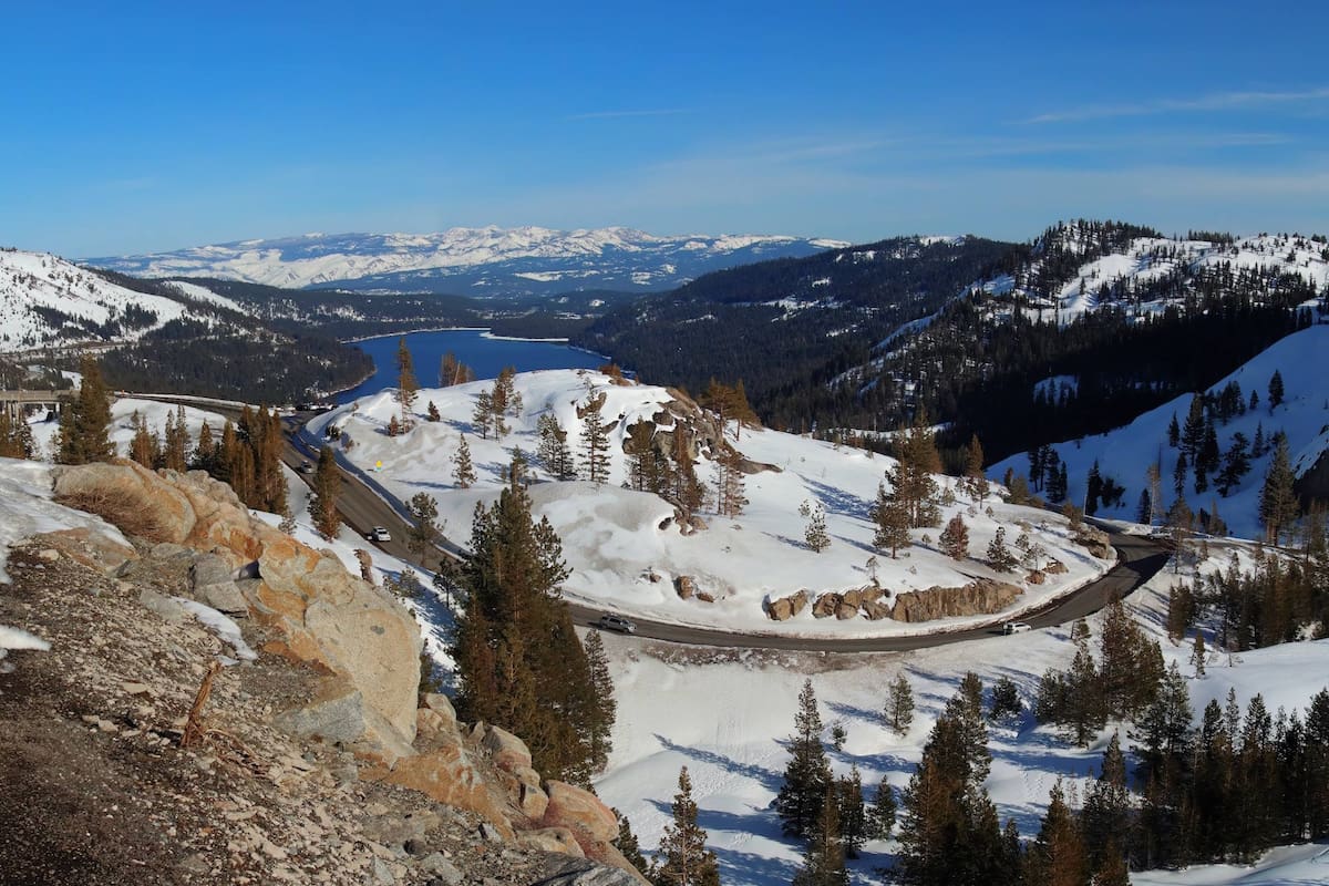 Algunas zonas montañosas de California podrían comenzar a ver caída de nieve en las próximas horas