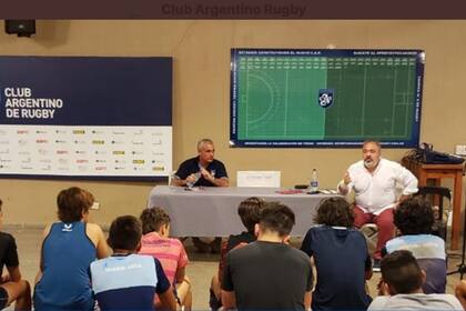 Algunos clubes ya desarrollaban charlas; otros las instauraron, tanto para infantiles y juveniles como para jugadores de primera; el caso Báez Sosa conmocionó al ambiente
