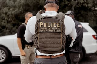 Más de US$21 millones por detener migrantes para el ICE