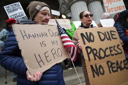 Algunos consideran que Trump usa al gobierno como arma contra juez y sitio de recaudación demócrata