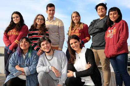 Algunos de los alumnos y alumnas convocados por LA NACION en el marco del Mes de la Educación: Josefina, Yael, Bruno, Catalina, Nahuel, (de izq. a der. en la fila de arriba), Tamara