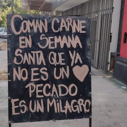 Algunos de los carteles que se volvieron virales