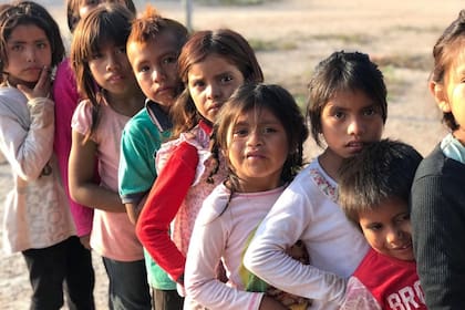Algunos de los chicos que asisten a la Escuela Cacique Francisco Supaz, en el Impenetrable
