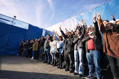 Algunos de los dirigentes presentes en el acto