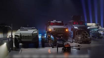 Algunos de los drones, robots y camionetas usados por Ucrania en la guerra contra Rusia.