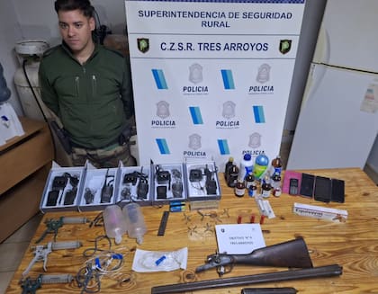 Algunos de los elementos encontrados en los allanamientos